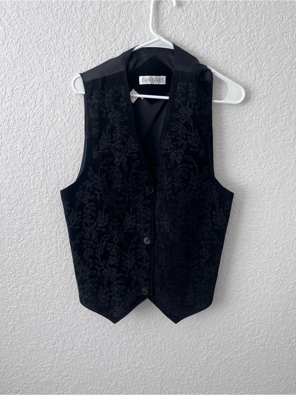 Evan Davies Black Embroidered Velvet Vest